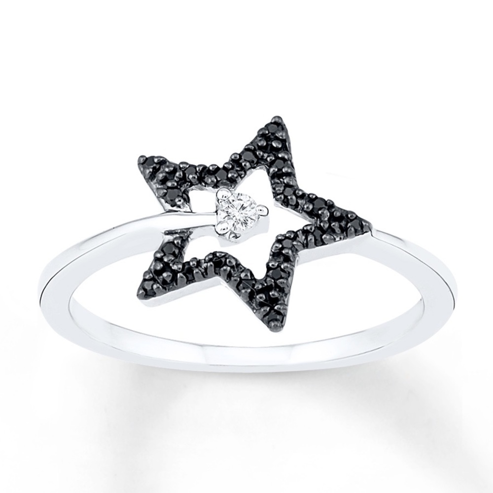 🌟BLACK & WHITE DIAMOND STAR RING from Kay jewelers.🌟